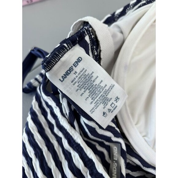 Lands' End women's 16 navy white striped textured underwire‎ tankini swim top - Picture 6 of 6